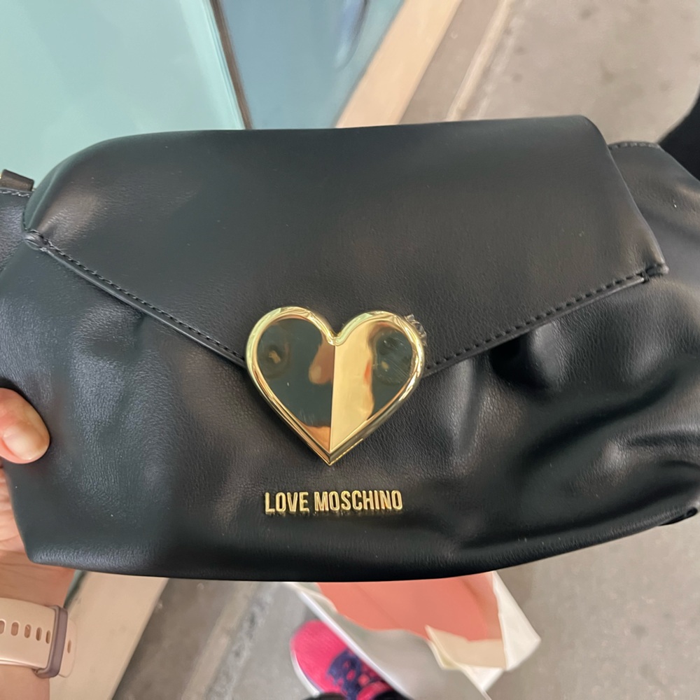 Nwt Love Moschino bag black heart clasp crossbody purse sachel